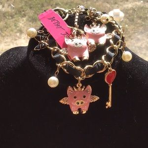 Betsey-Johnson pig fly bracelet and earrings